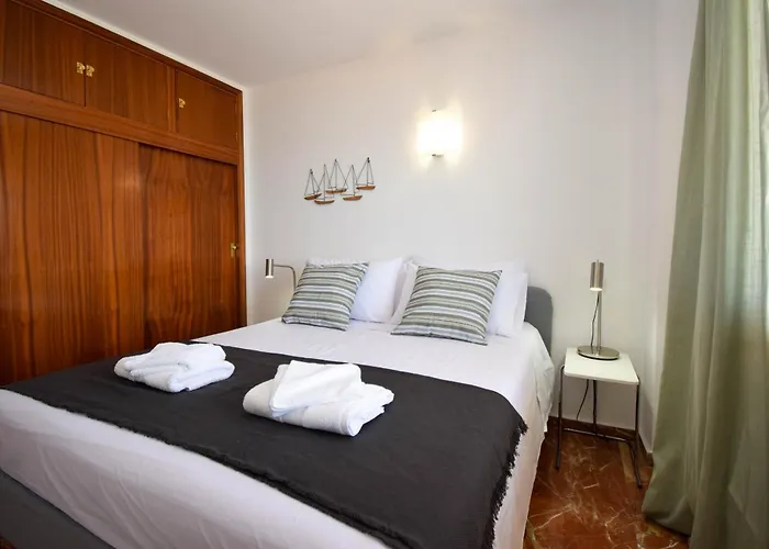 Apartment Ref 236 *